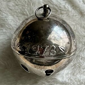 1973 Wallace Silversmiths Christmas Bell Annual edition - third series